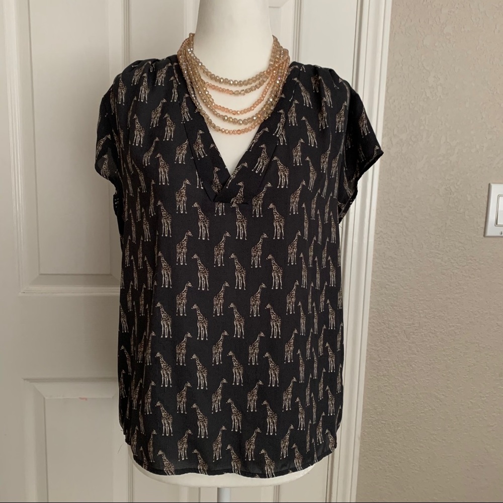 Giraffe Loose Fit blouse (V Neck)